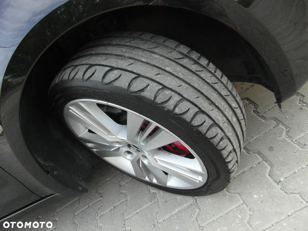 Skoda Octavia 2.0 TDI DSG RS - 37