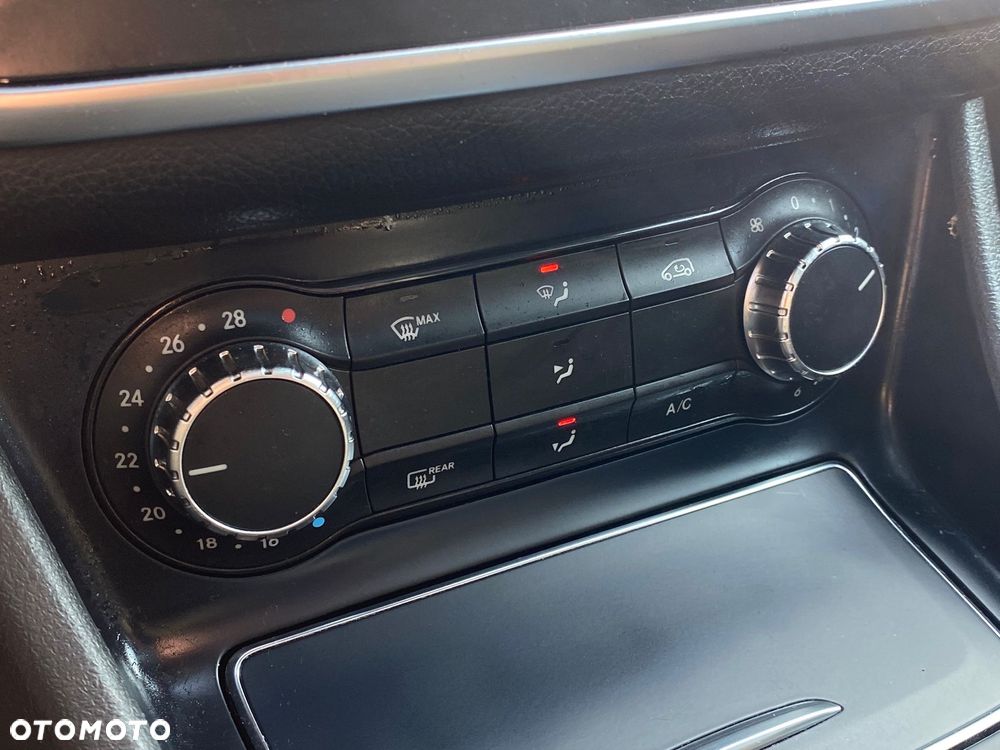 Mercedes-Benz GLA 250 7G-DCT AMG Line - 20