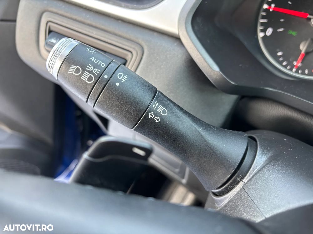 Renault Captur TCe 140 EDC GPF BUSINESS EDITION - 26