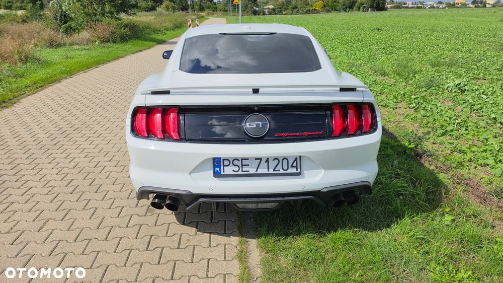 Ford Mustang - 7