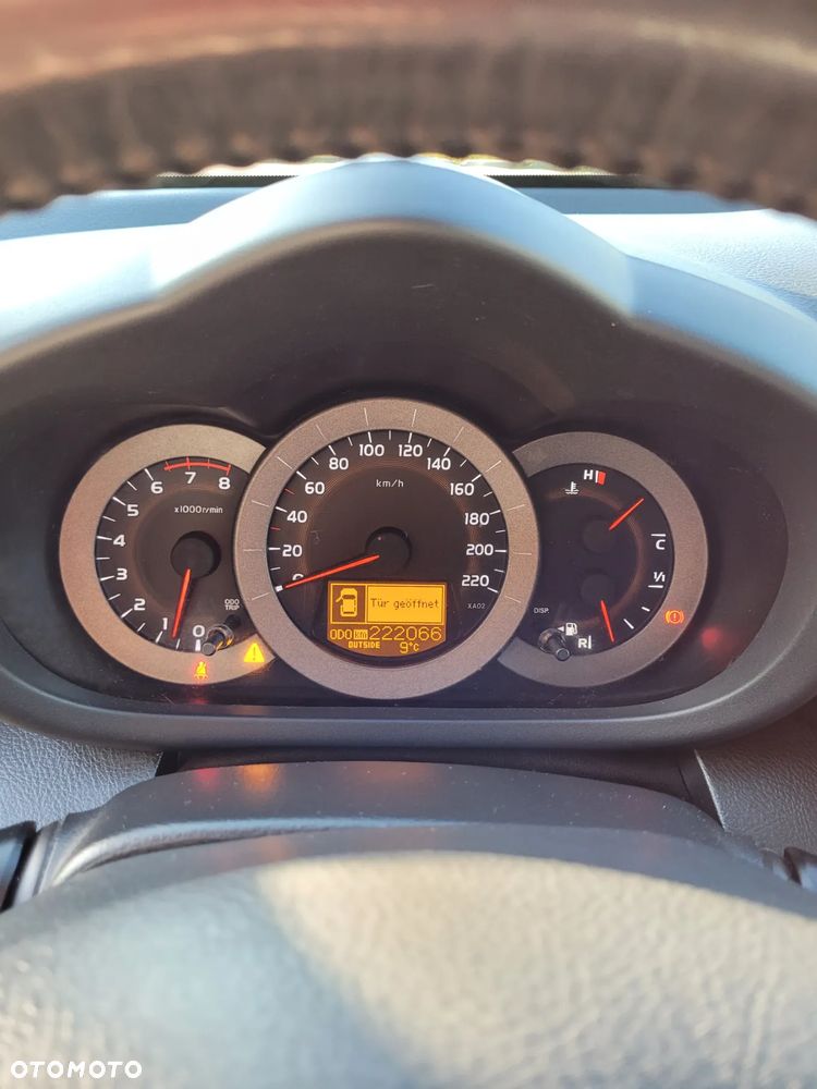 Toyota RAV4 2.0 4x4 - 18