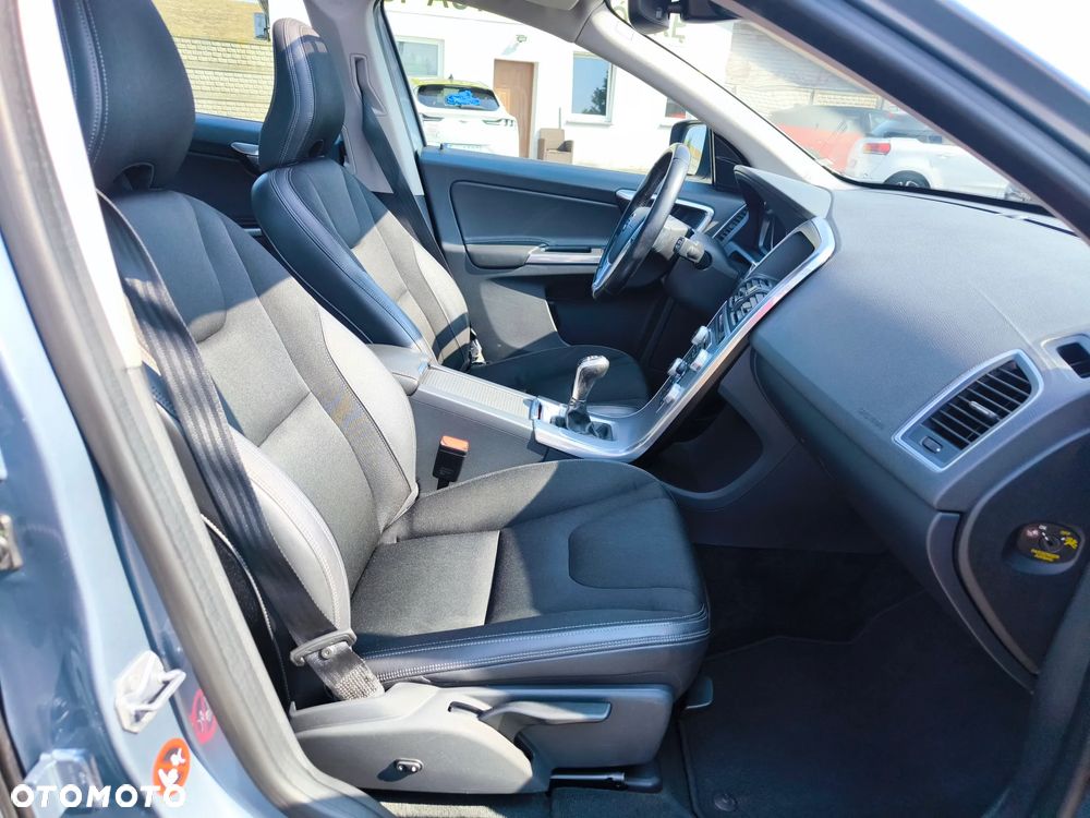 Volvo XC 60 D4 Momentum Pro - 10