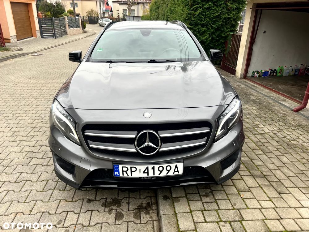 Mercedes-Benz GLA 200 AMG Line - 1