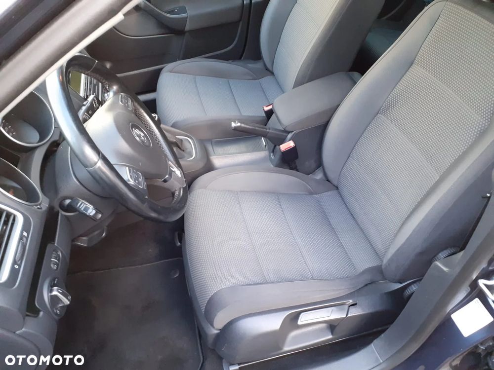 Volkswagen Golf 1.6 TDI DPF Highline - 17