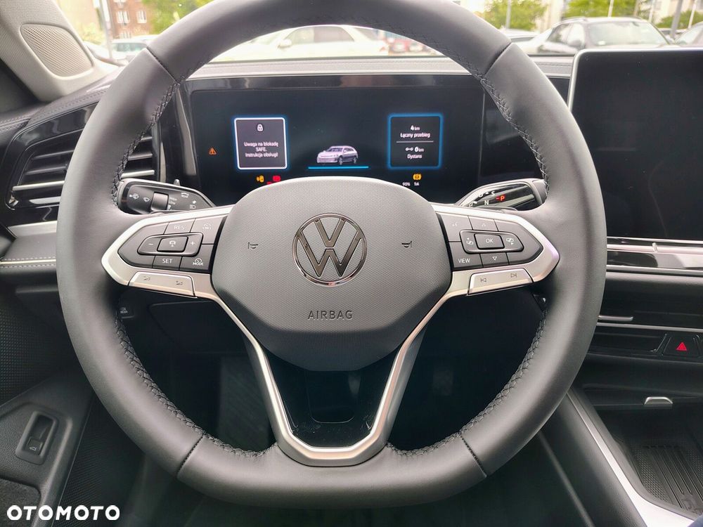 Volkswagen Passat - 13