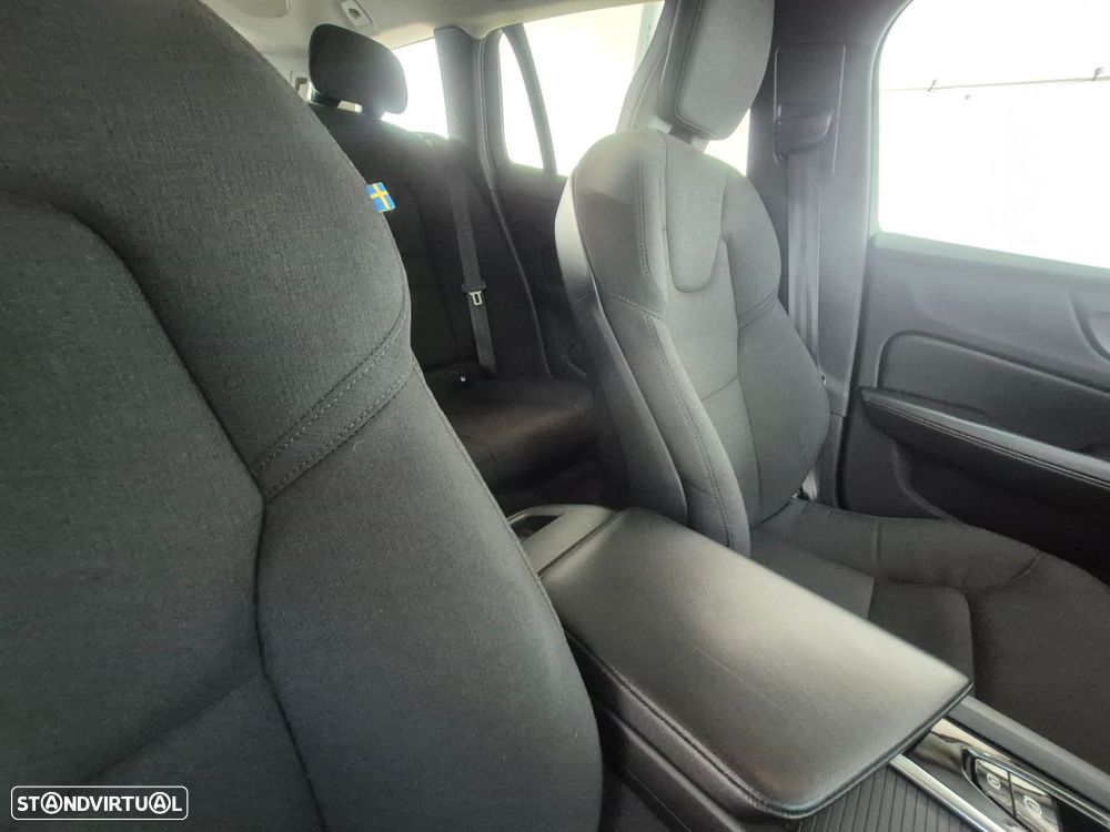 Volvo V60 2.0 B4 Momentum Plus Geartronic - 24