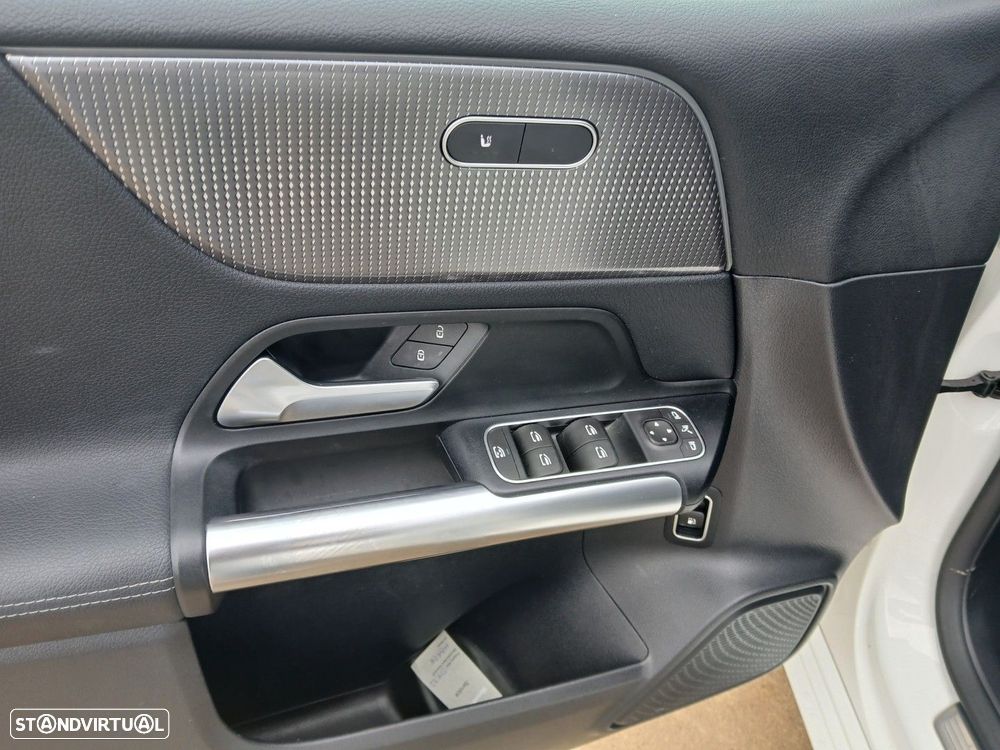 Mercedes-Benz B 250 e 8G-DCT - 15
