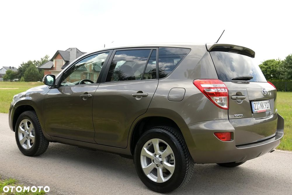 Toyota RAV4 - 5