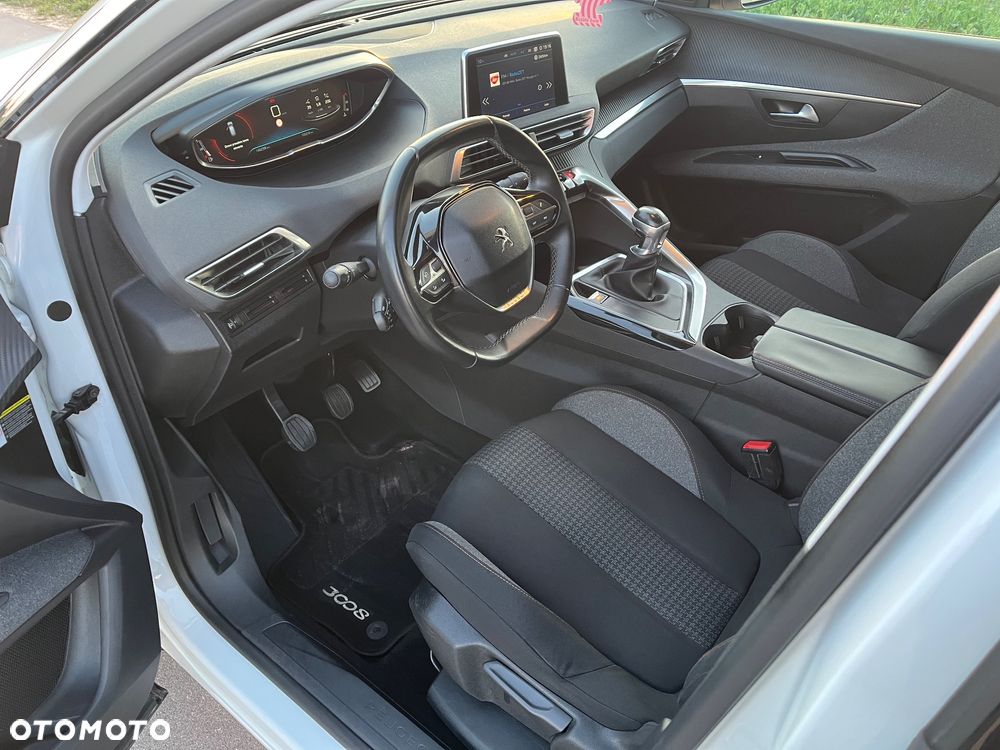 Peugeot 3008 - 17