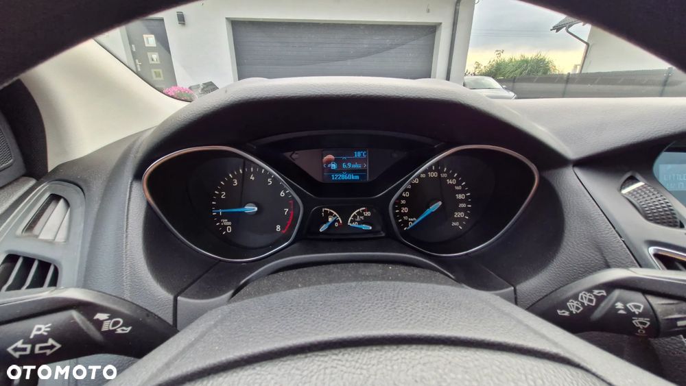 Ford Focus 1.0 EcoBoost Trend - 18