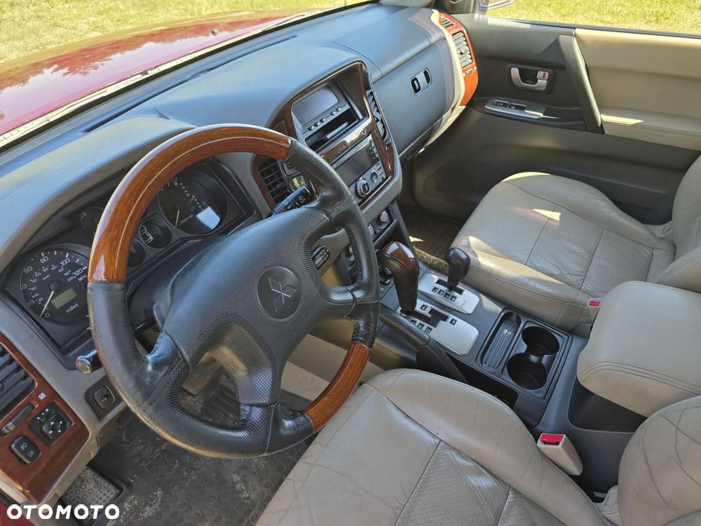 Mitsubishi Montero 3.8 Limited - 29