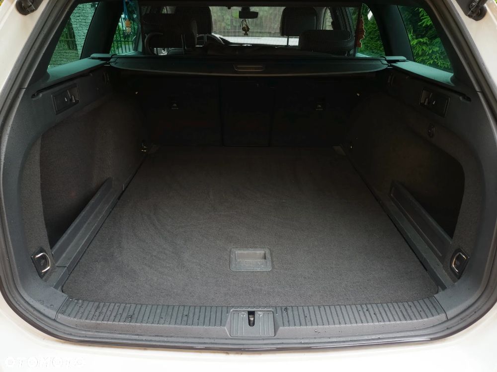 Volkswagen Passat - 22