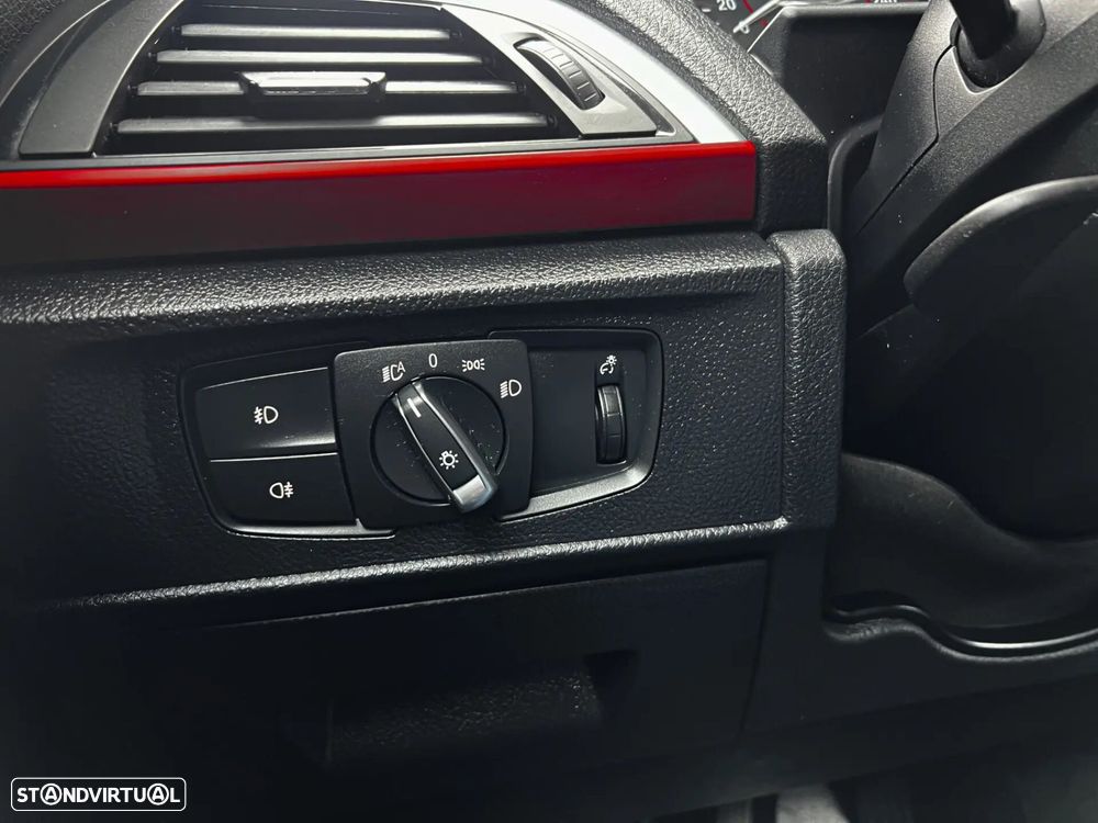 BMW 118 d Pack M - 16