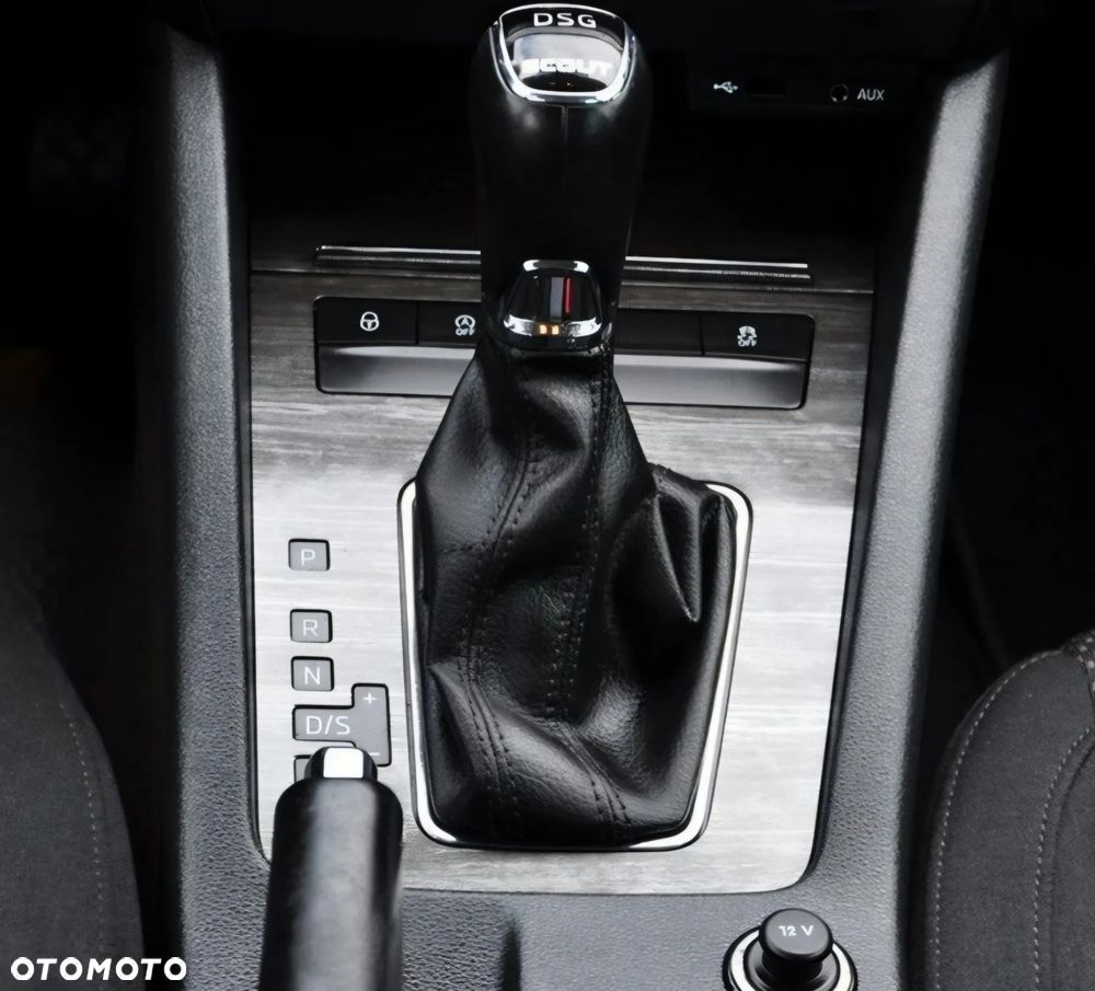 Skoda Octavia Scout 2.0 TDI 4x4 DSG - 28