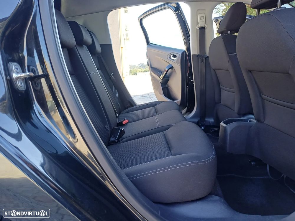 Peugeot 208 1.6 BlueHDi Style - 35