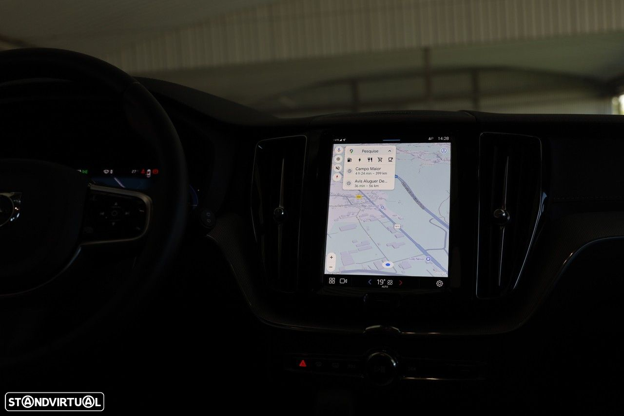 Volvo XC 60 2.0 T6 PHEV Ultimate Dark AWD - 13