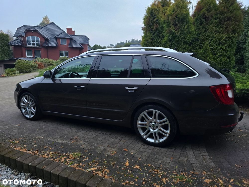 Skoda Superb 2.0 TDI DSG Exclusive - 4