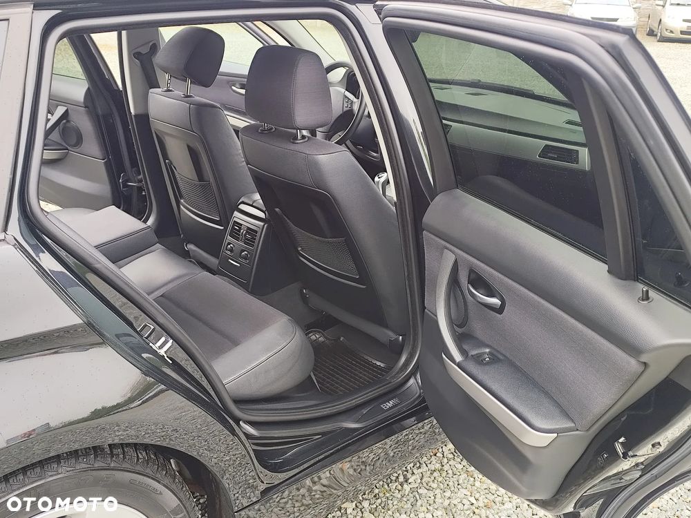 BMW Seria 3 318i - 21