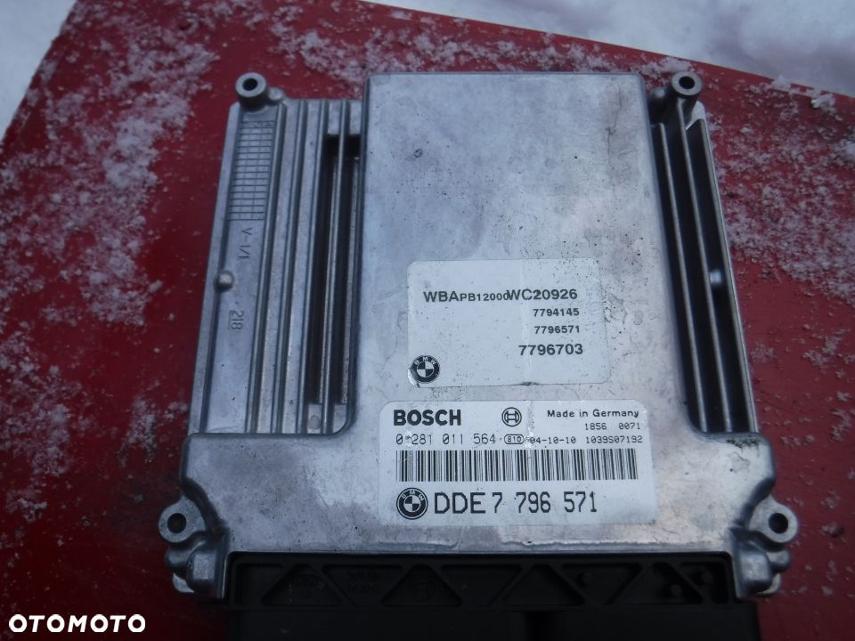 BMW X3 E83 2.0d sterownik silnika 0281011564 7796571 - 1
