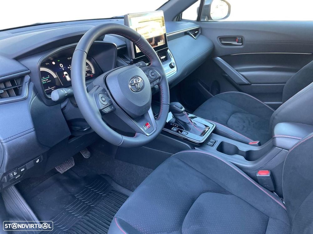 Toyota Corolla Cross - 11