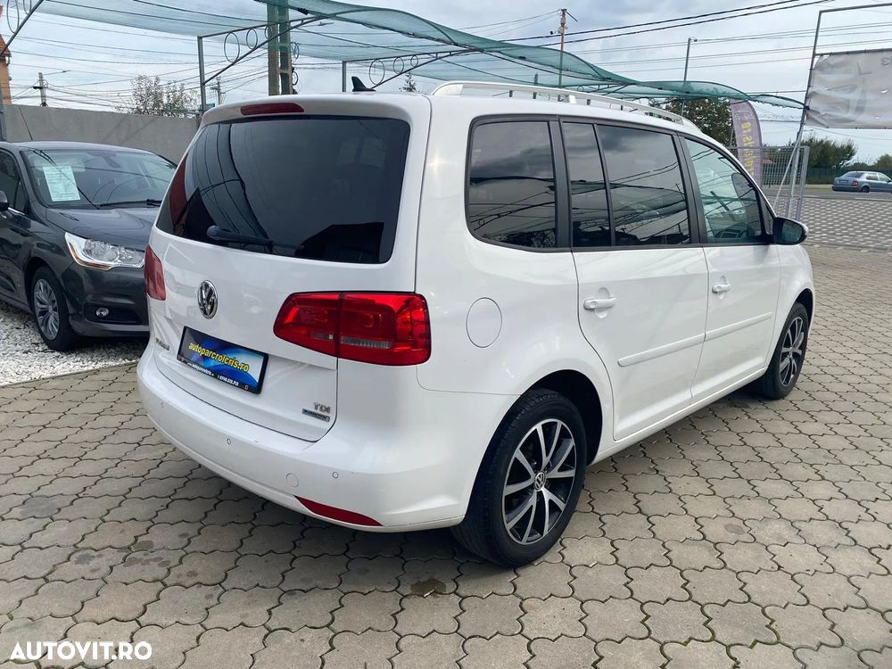 Volkswagen Touran - 11