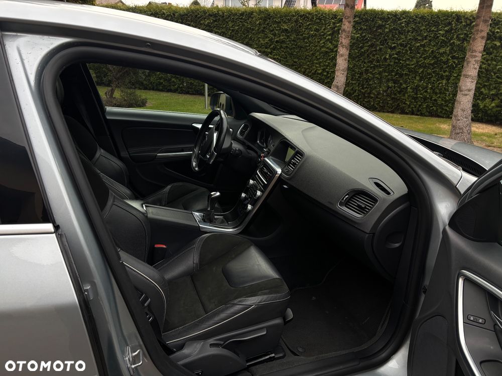 Volvo V60 D4 Drive-E R-Design Summum - 17