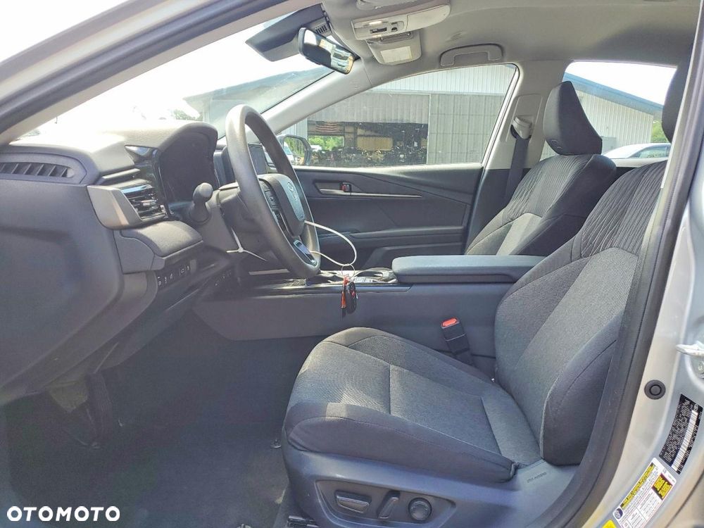 Toyota Camry - 8
