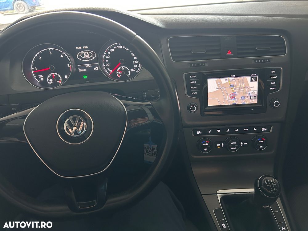 Volkswagen Golf 1.6 TDI BlueMotion Technology DPF Comfortline - 13