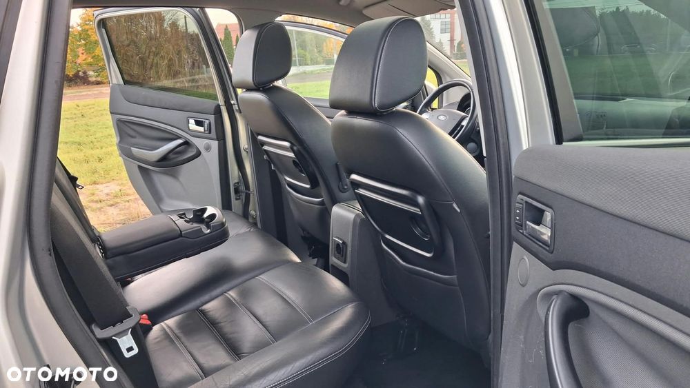 Ford Kuga - 13