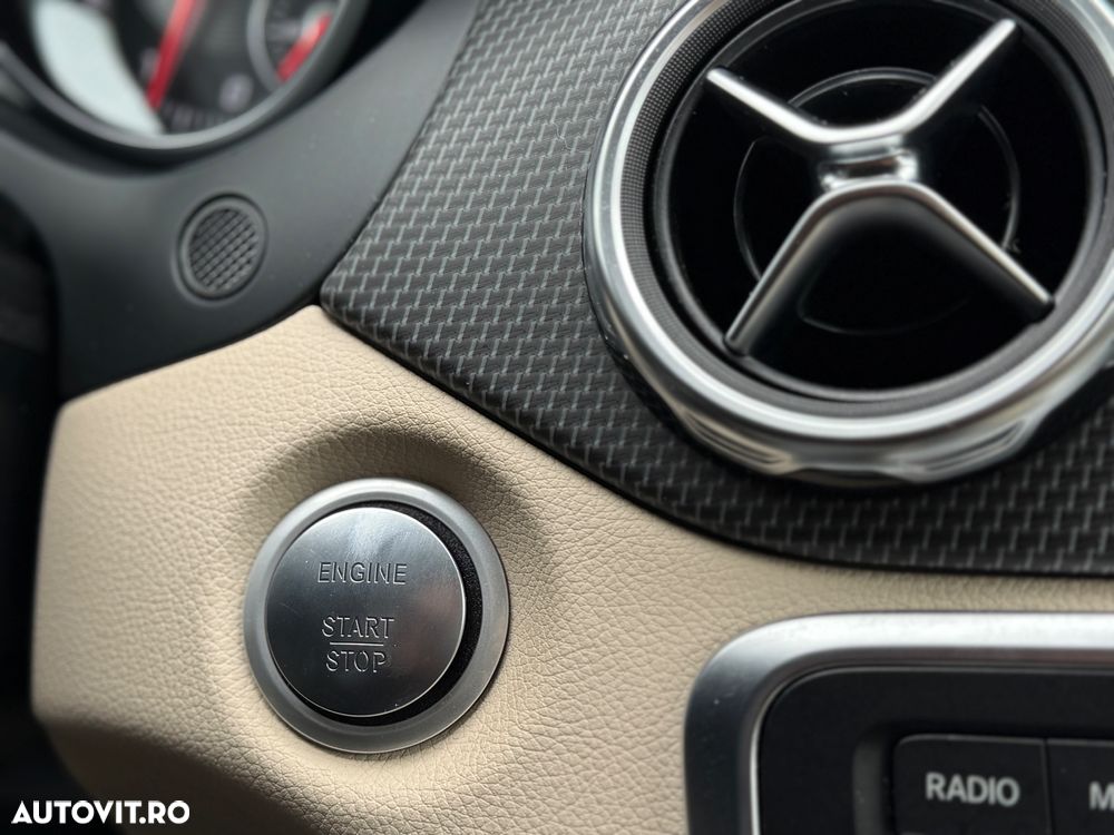 Mercedes-Benz GLA 180 7G-DCT - 9