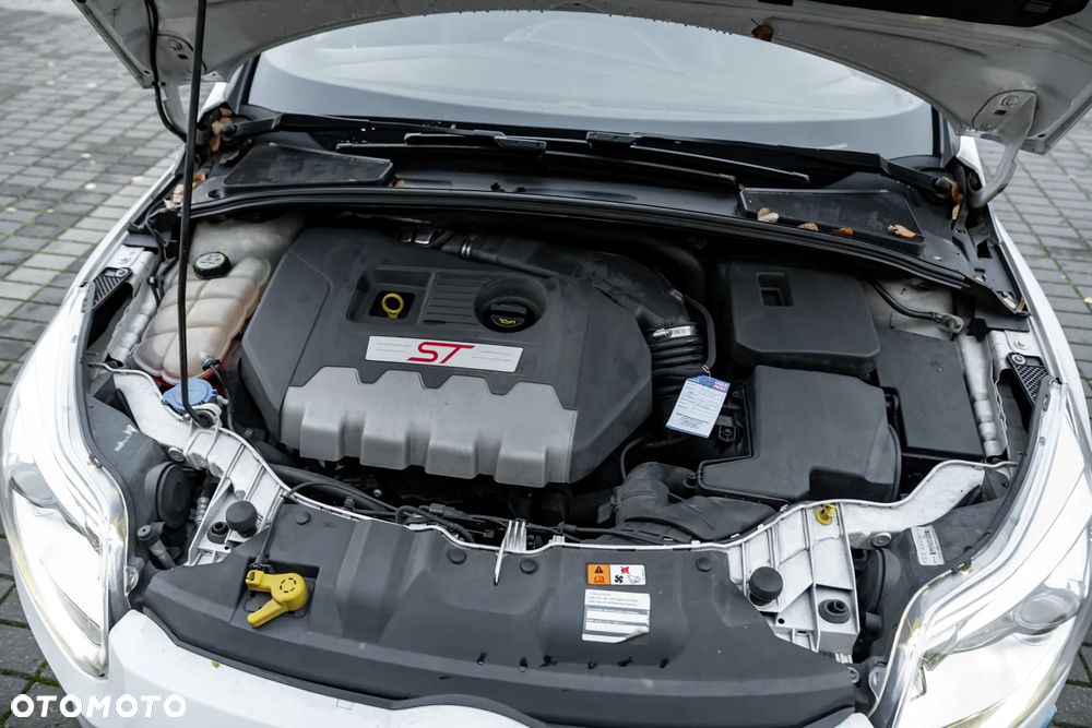 Ford Focus 2.0 EcoBoost ST mit Leder-Sport-Paket - 35