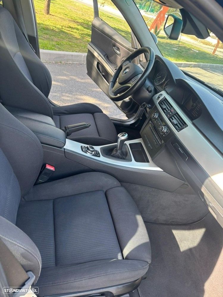BMW 320 d Touring Navigation - 10