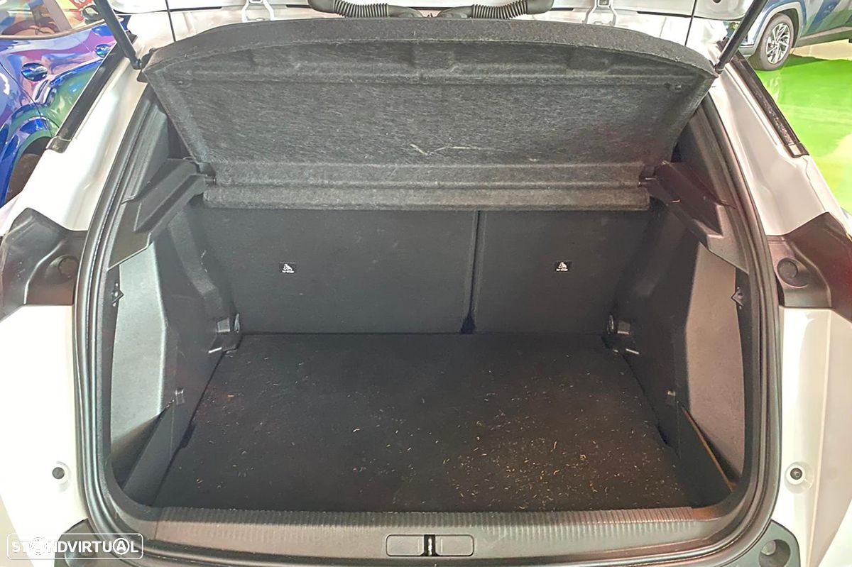 Peugeot 2008 1.2 PureTech Allure - 13