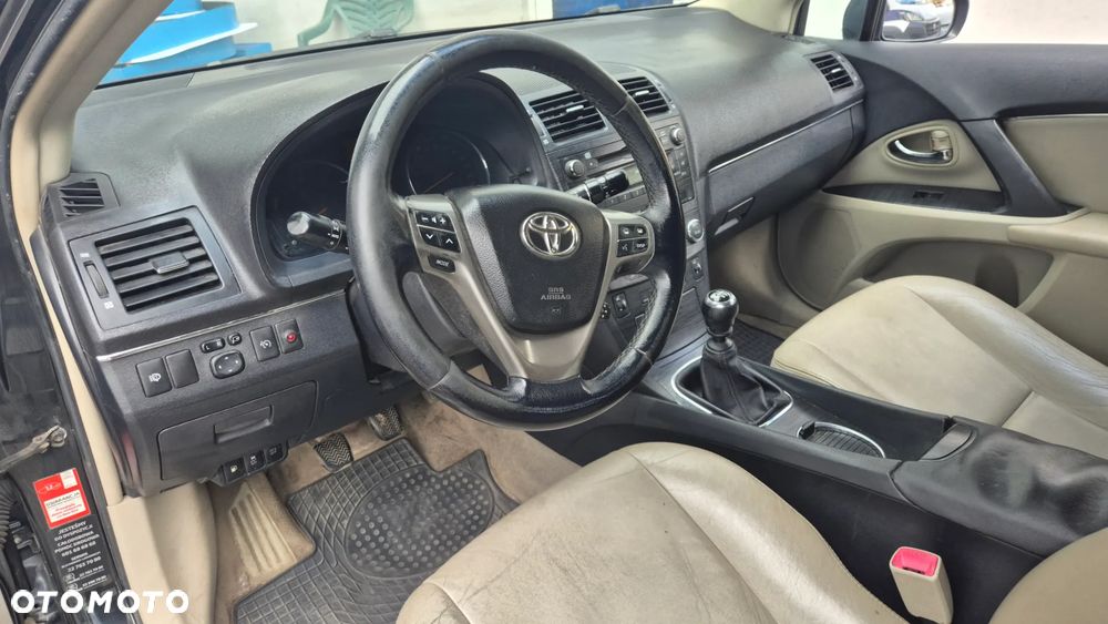 Toyota Avensis - 7