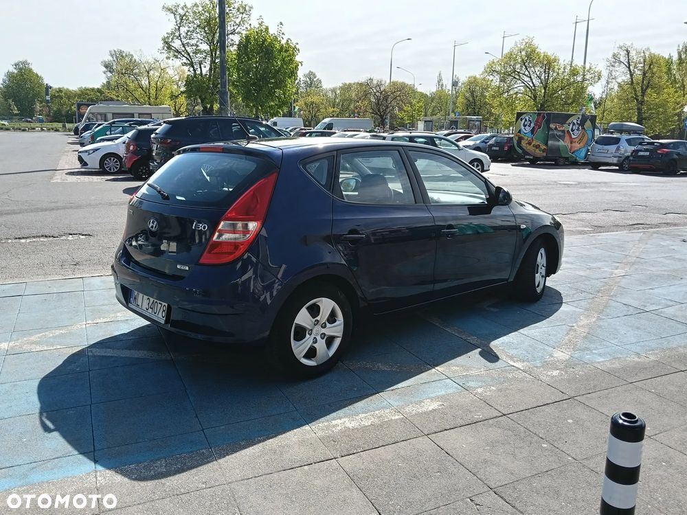 Hyundai i30 2.0 Premium - 8