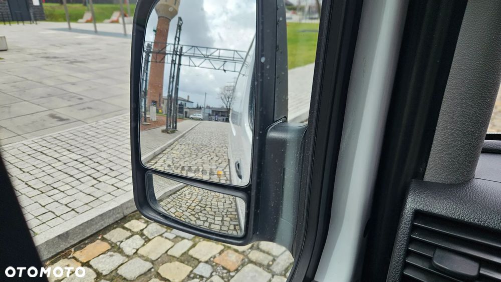 Mercedes-Benz Sprinter - 23