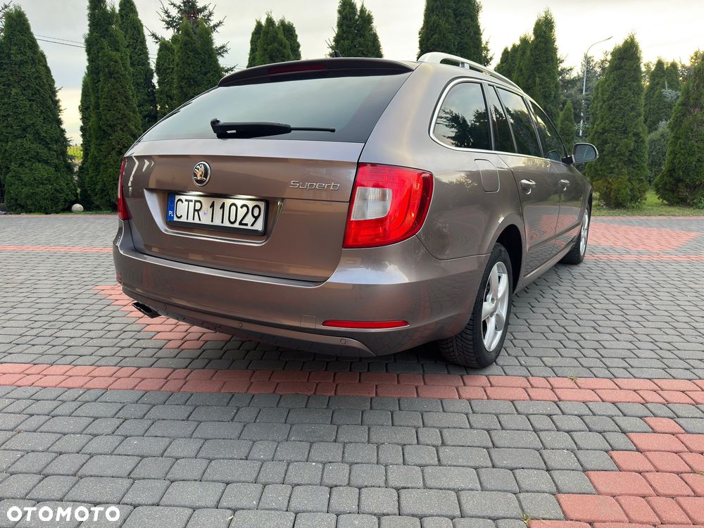 Skoda Superb 2.0 TDI Ambition DSG - 4