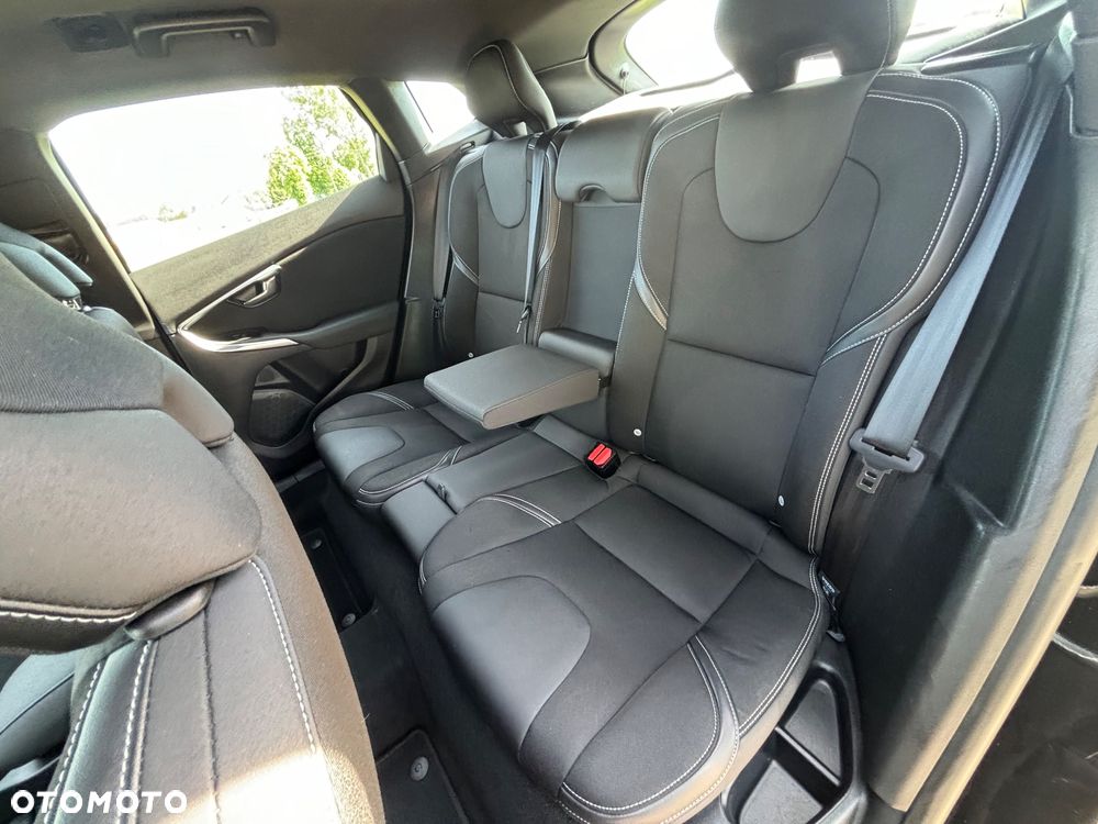 Volvo V40 T2 Drive-E Momentum - 17