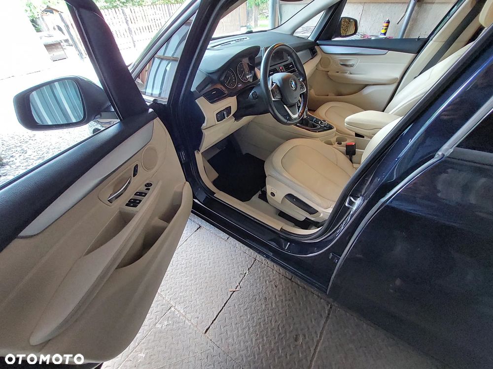 BMW Seria 2 218i - 4