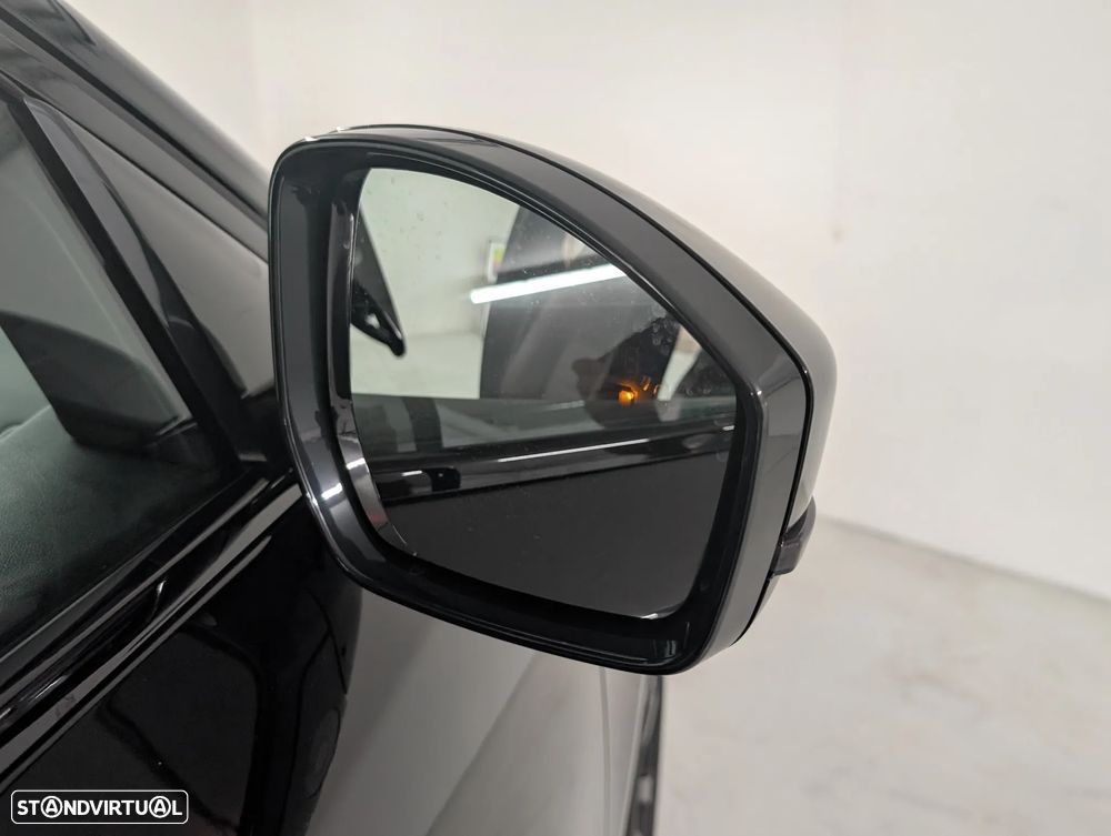 Jaguar E-Pace 1.5 P300e R-Dynamic HSE AWD Aut. - 18