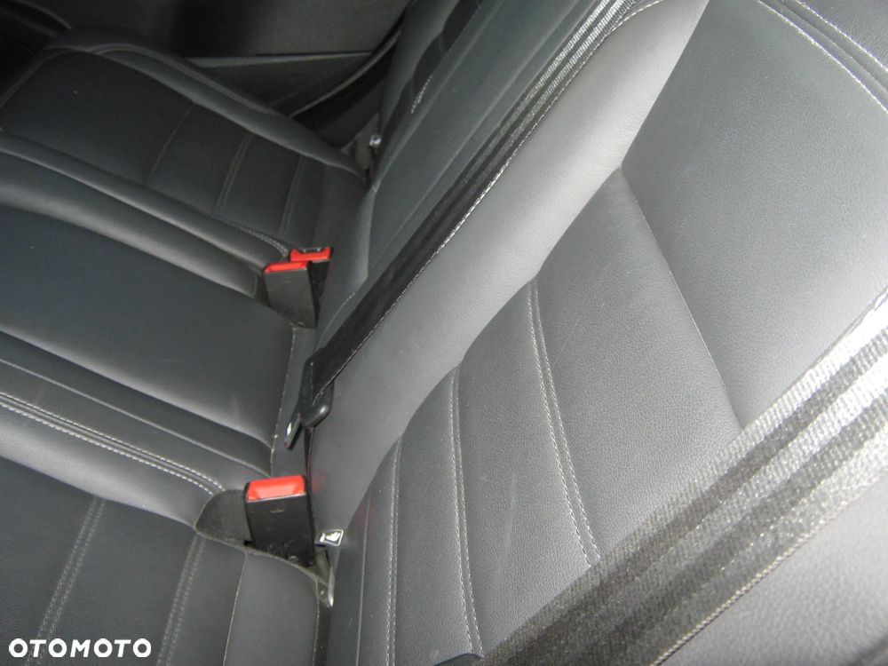 Ford Kuga 2.0 TDCi 2x4 Titanium - 8