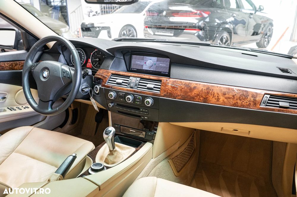 BMW Seria 5 530d xDrive - 27