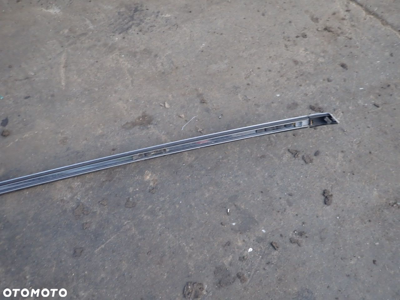 LISTWA DACHOWA PRAWA INFINITI M37X - 6