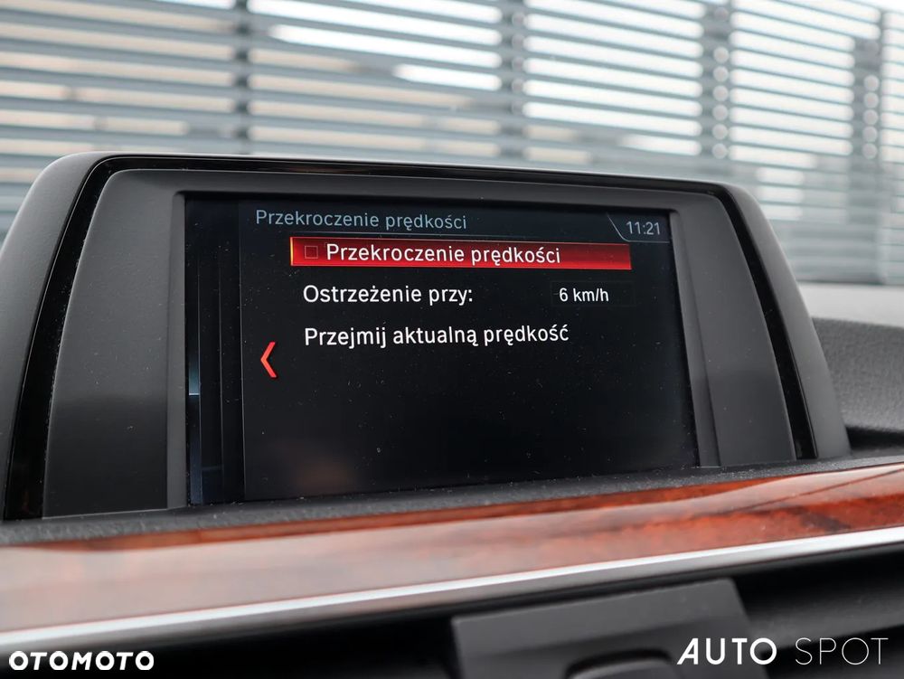 BMW Seria 3 320d xDrive Advantage - 28