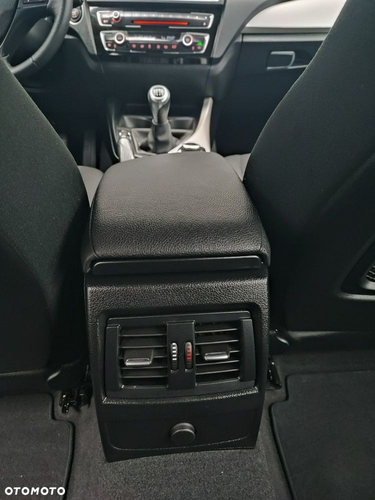 BMW Seria 1 118d xDrive Sport Line - 33