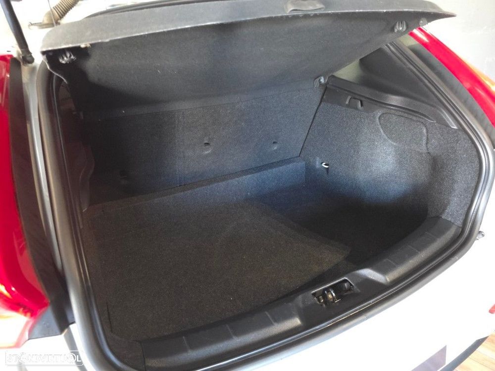 Volvo V40 1.6 D2 Momentum - 19