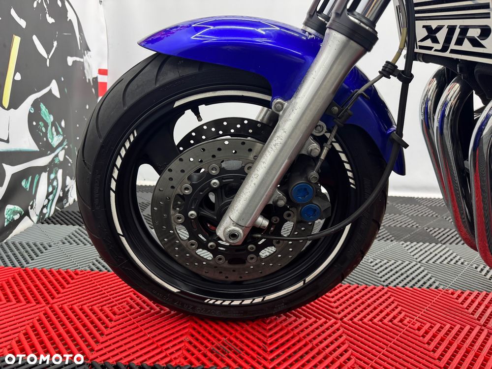 Yamaha XJR - 8