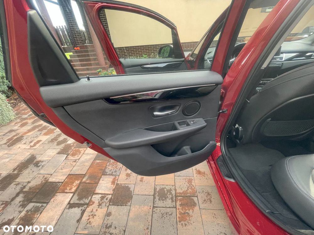 BMW Seria 2 218i Active Tourer - 17