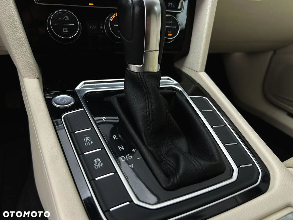 Volkswagen Passat Variant 1.8 TSI (BlueMotion Technology) DSG Highline - 29