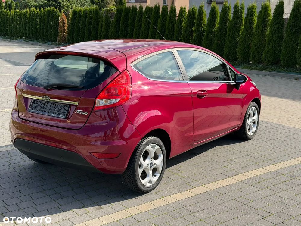 Ford Fiesta 2010 photo 3